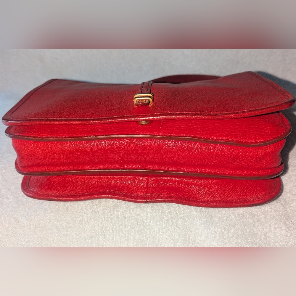 Vintage Marc by Marc Jacobs red leather shoulder messenger bag. - Picture 7 of 12
